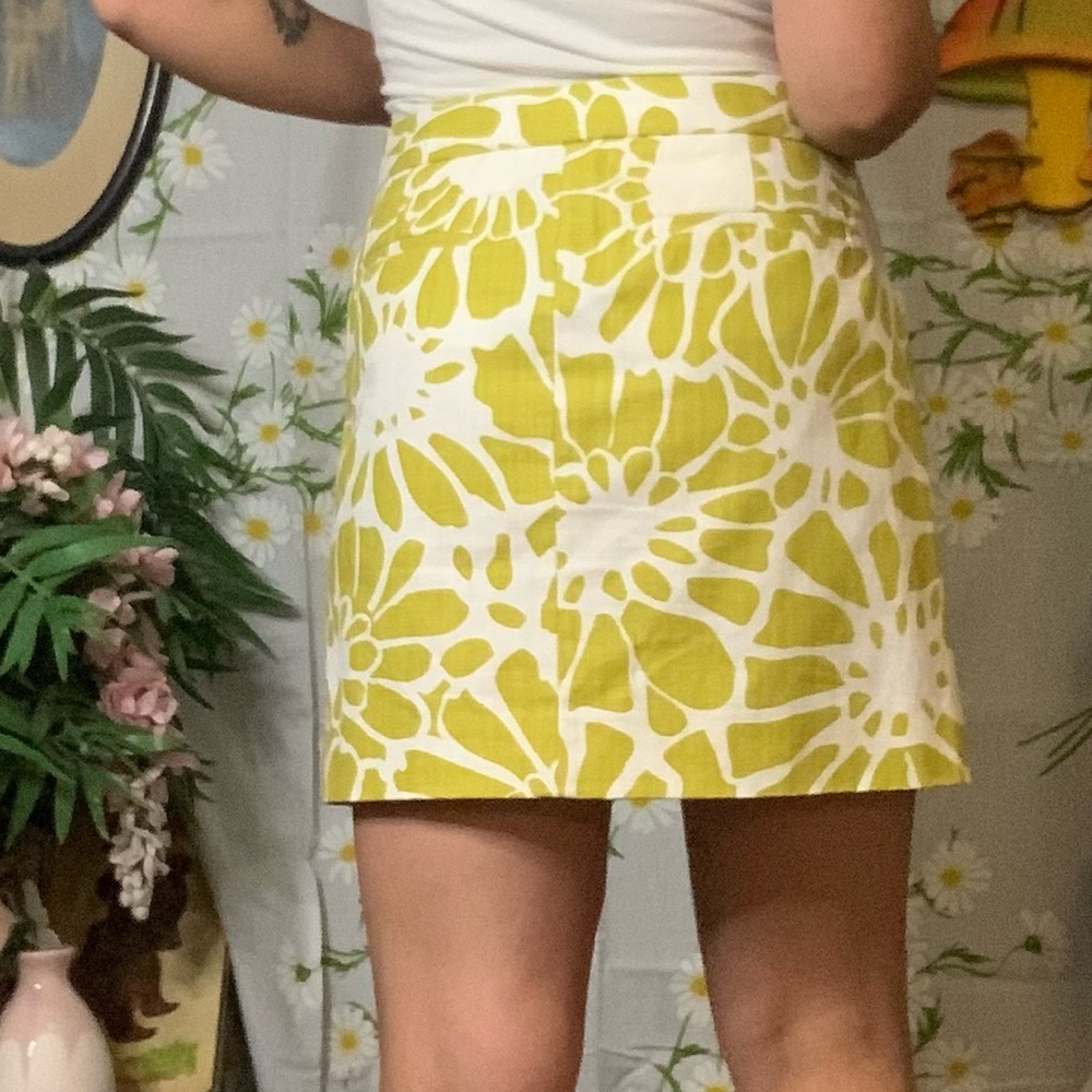 J crew chartreuse green white floral mini skirt - Picture 2 of 6
